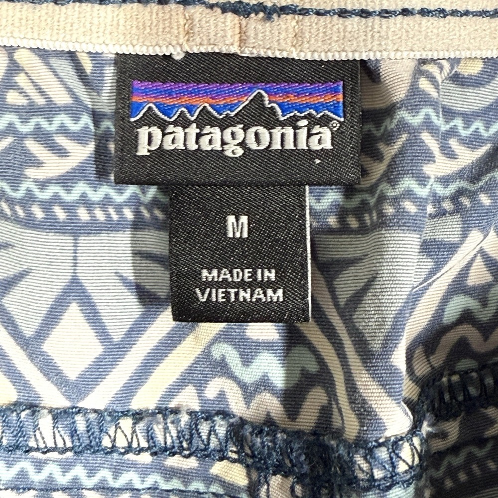 Patagonia Baggies Shorts Womens Medium Tribal 5" Inseam Southwest Aztec Beach - Picture 11 of 13